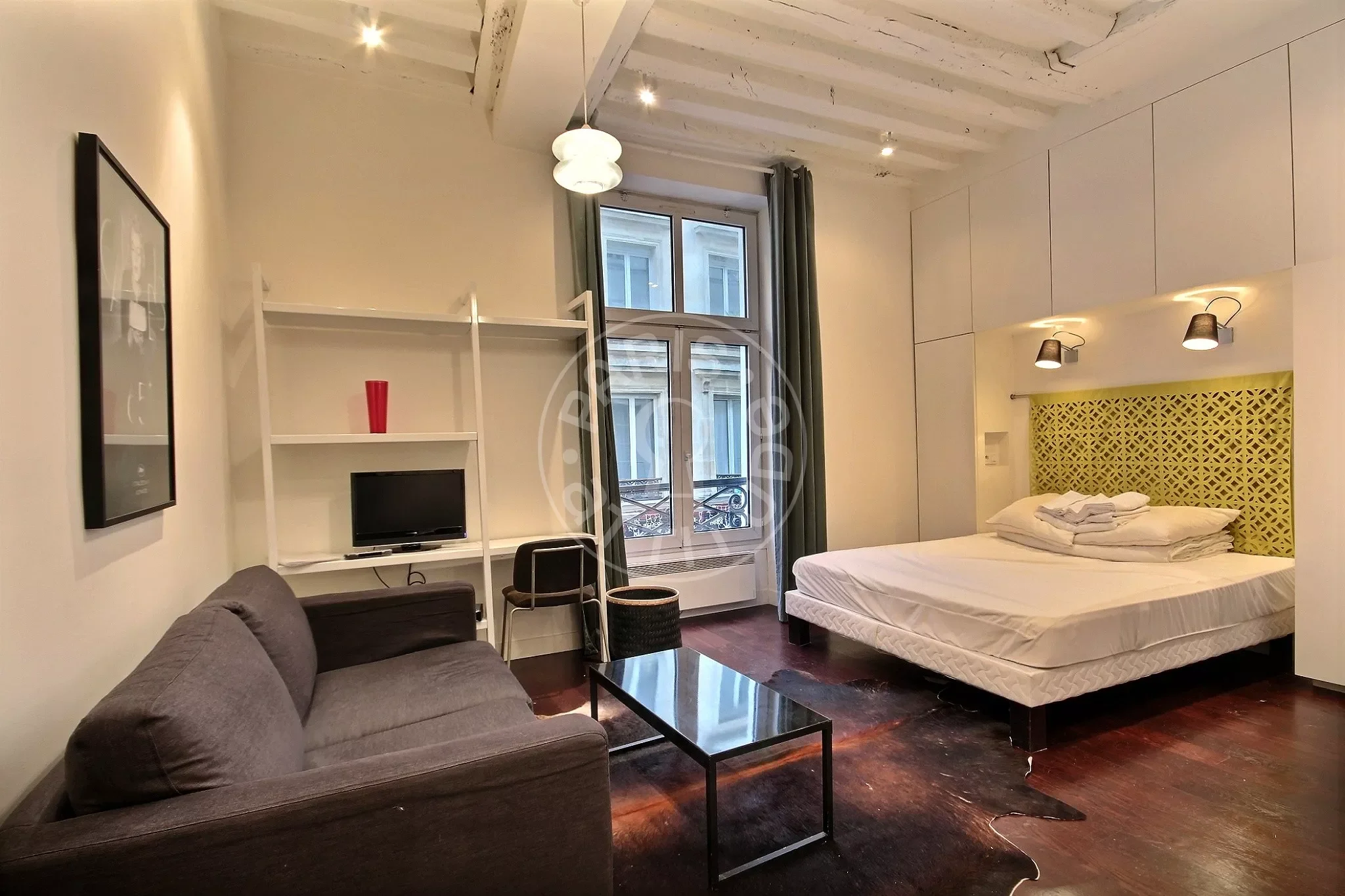 Appartement Rue des Écouffes à Paris
