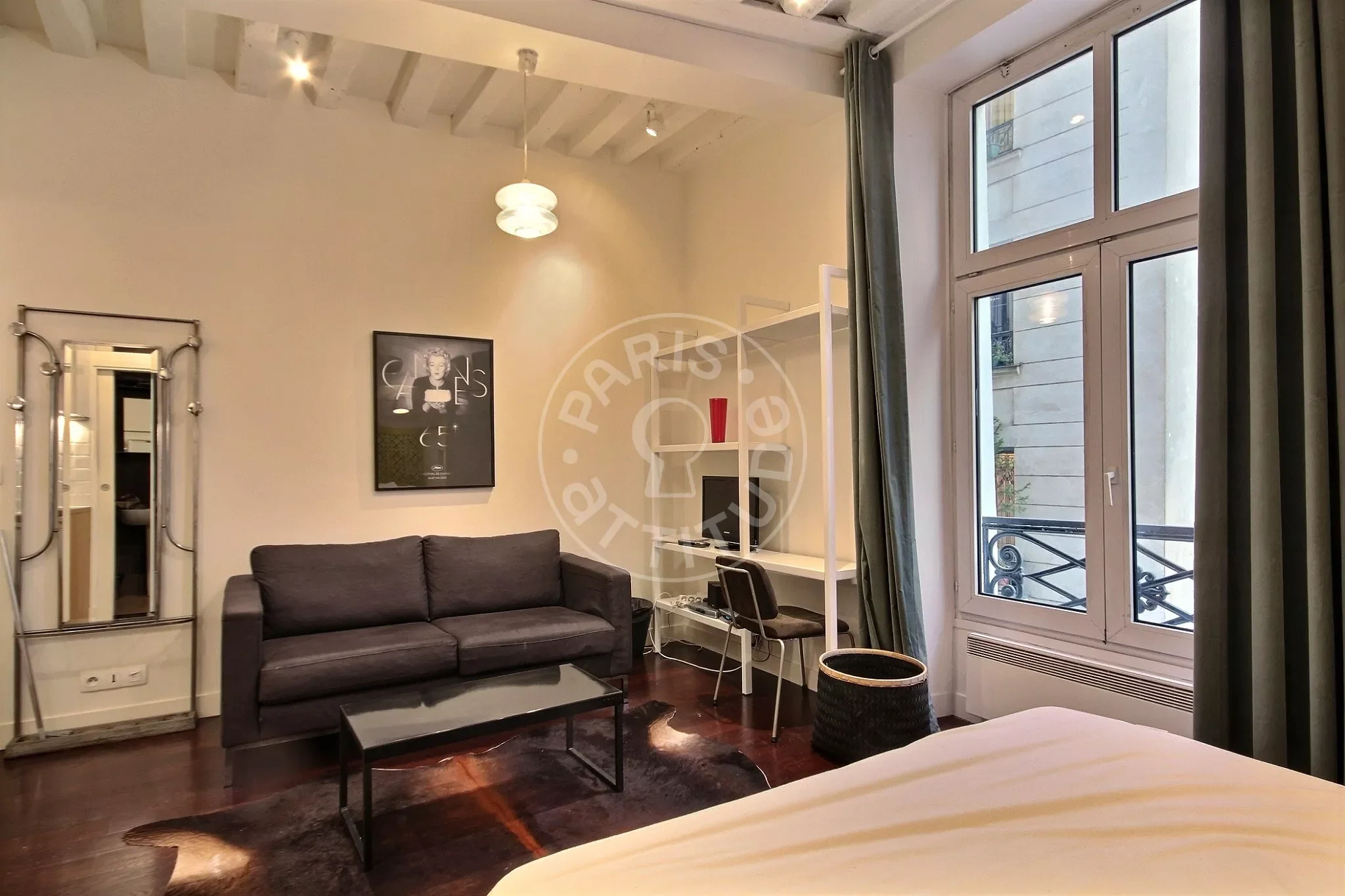 Appartement Rue des Écouffes à Paris