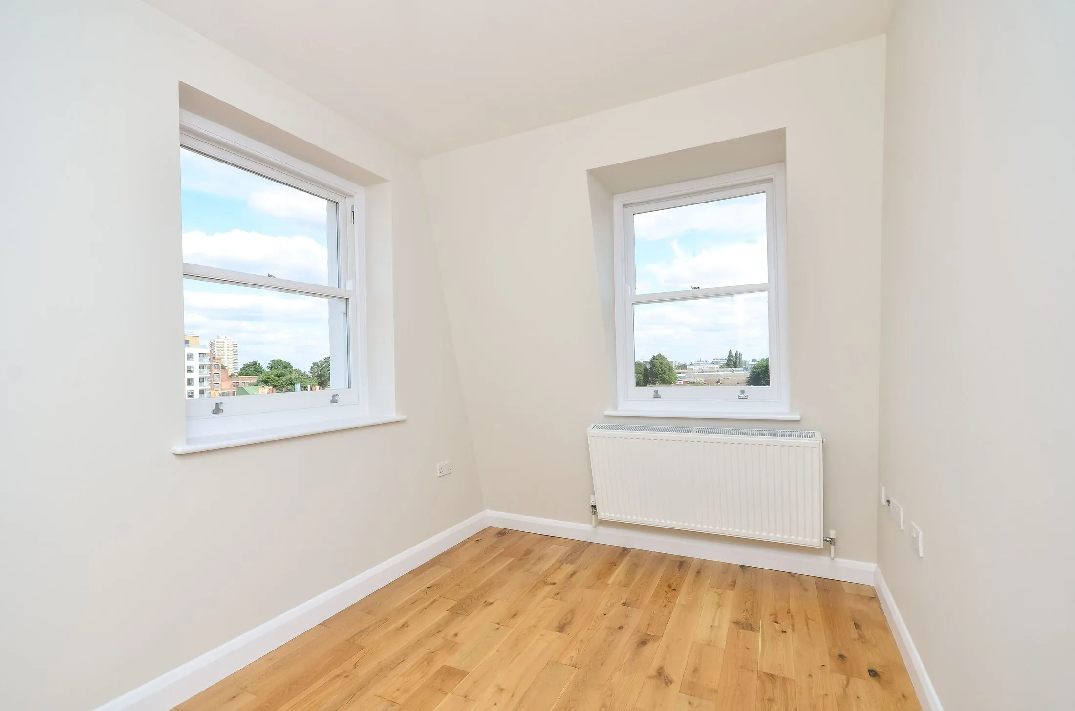 Flat Rye Lane in Greater London