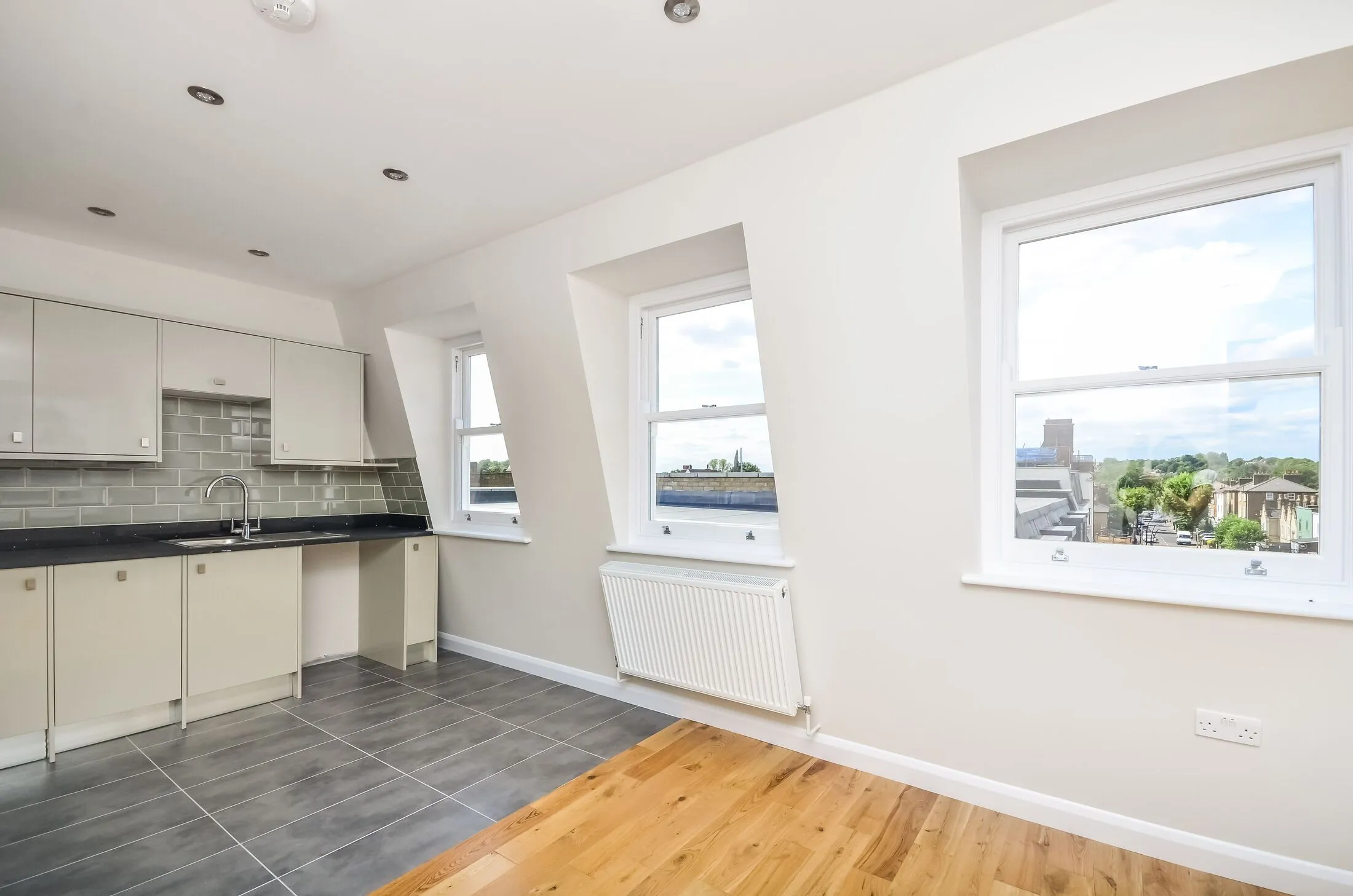 Flat Rye Lane in Greater London