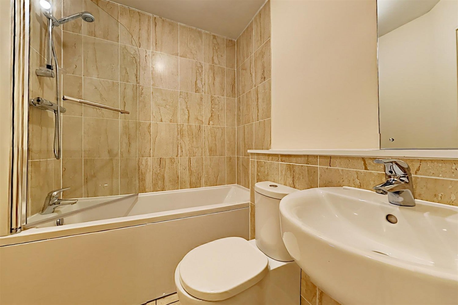 Flat Wallis Square in Rushmoor