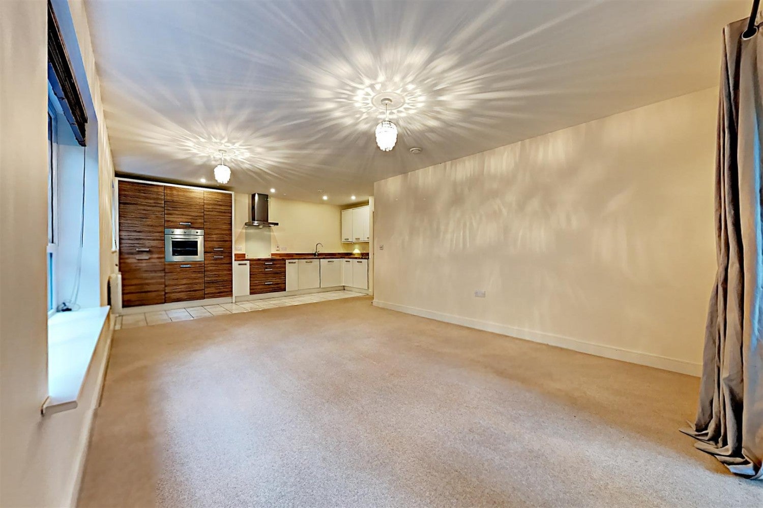 Flat Wallis Square in Rushmoor