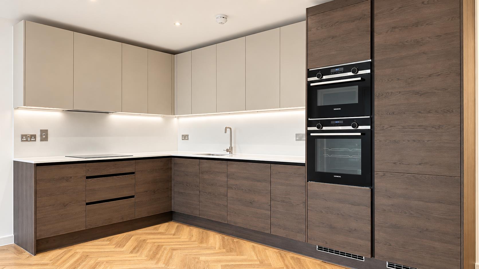 Flat Denmark Road in Greater London