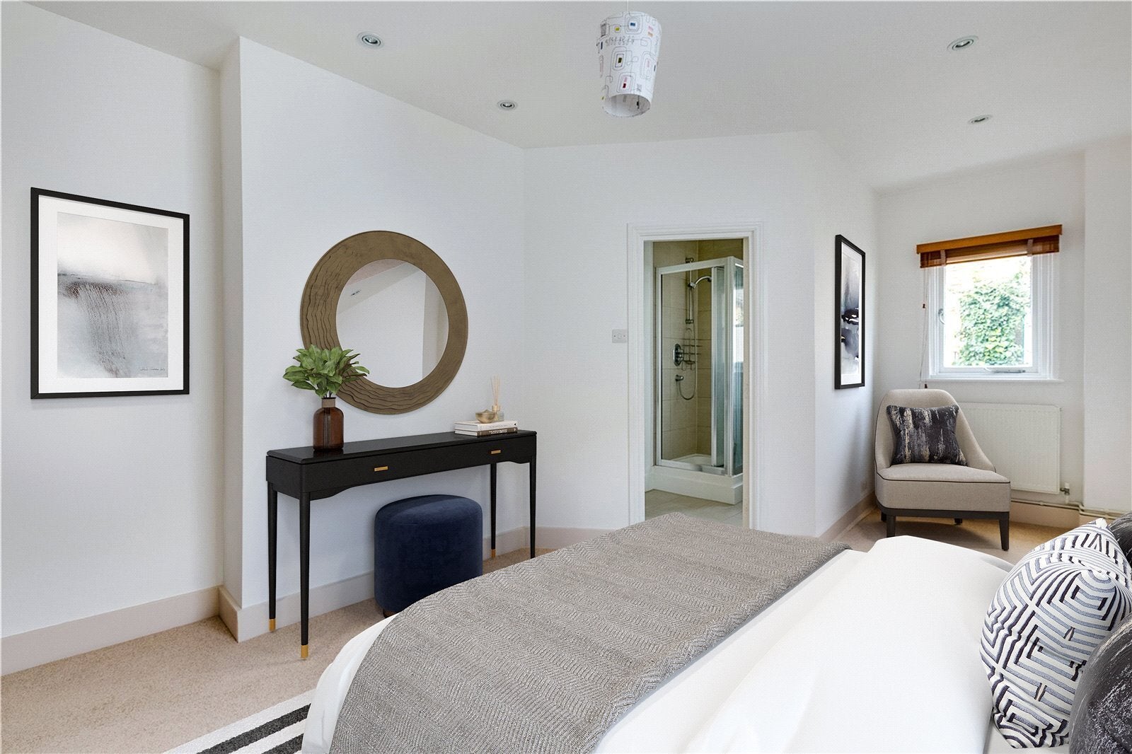 Flat Rowallan Road in Greater London