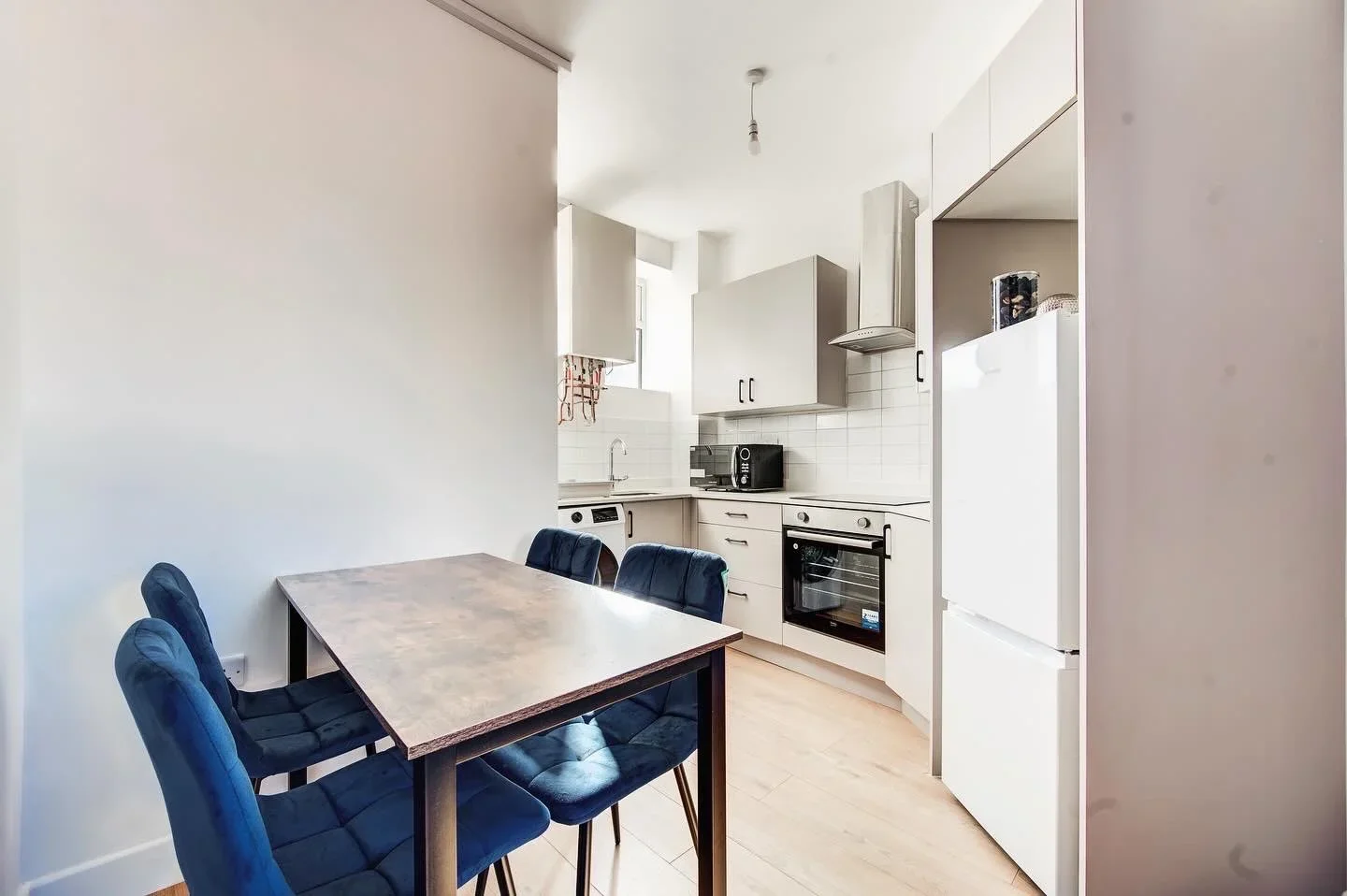 Flat Hinton Road in Greater London