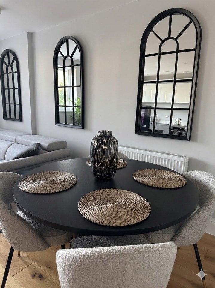 Room Eastcote Avenue in Greater London