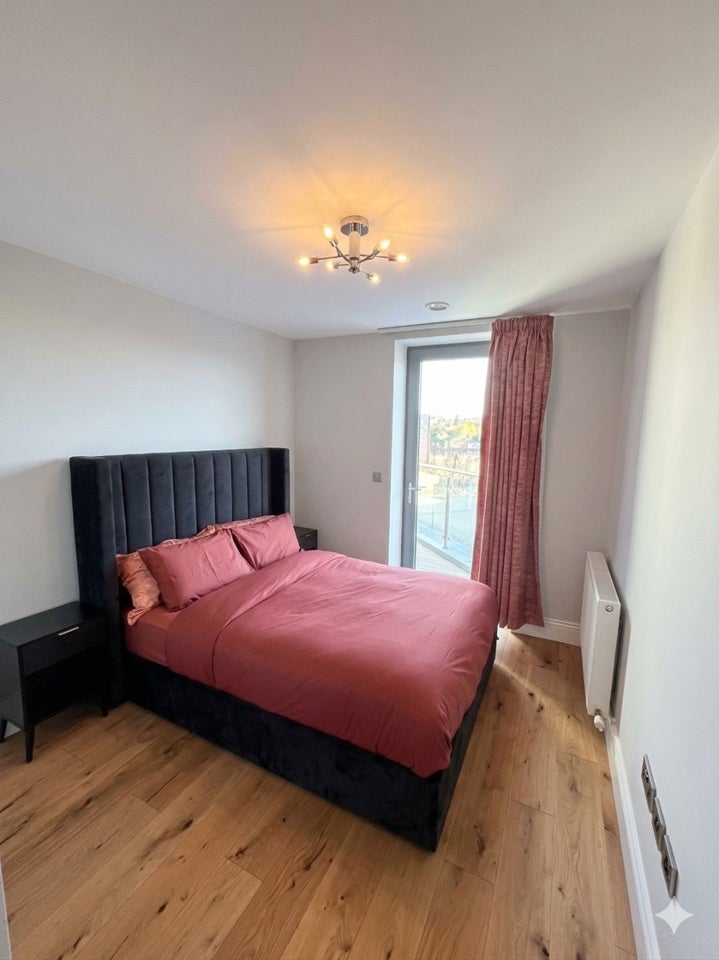 Room Eastcote Avenue in Greater London