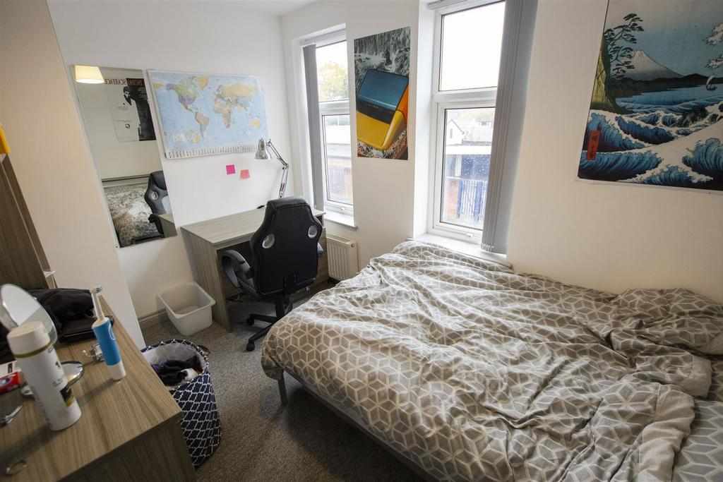 Flat Selly Hill Road in Birmingham