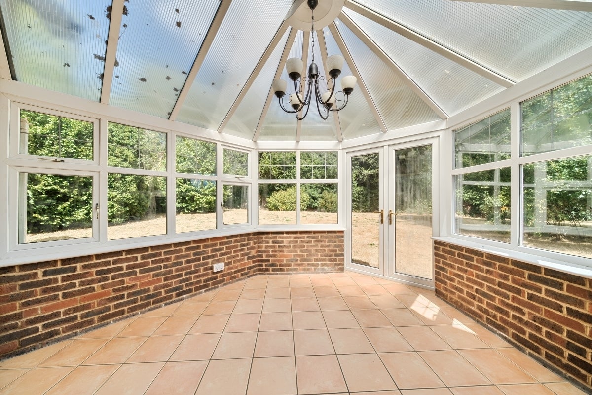 House Heathside Place in Reigate and Banstead