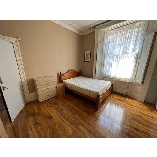 Room Holland Road in Greater London