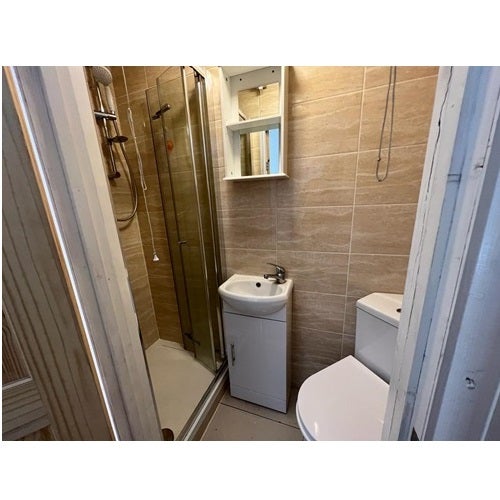 Room Holland Road in Greater London