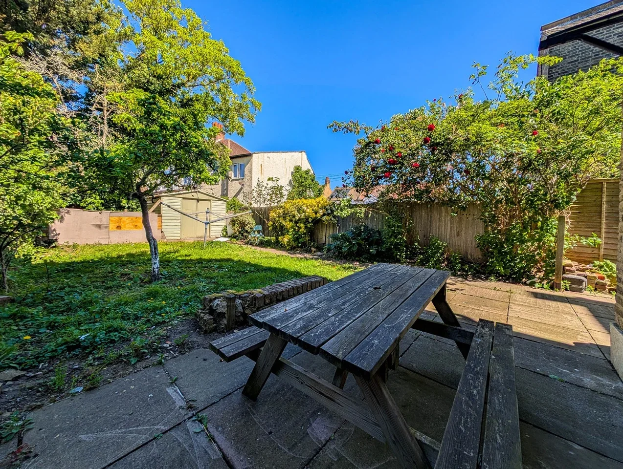 House Quadrant Road in Greater London