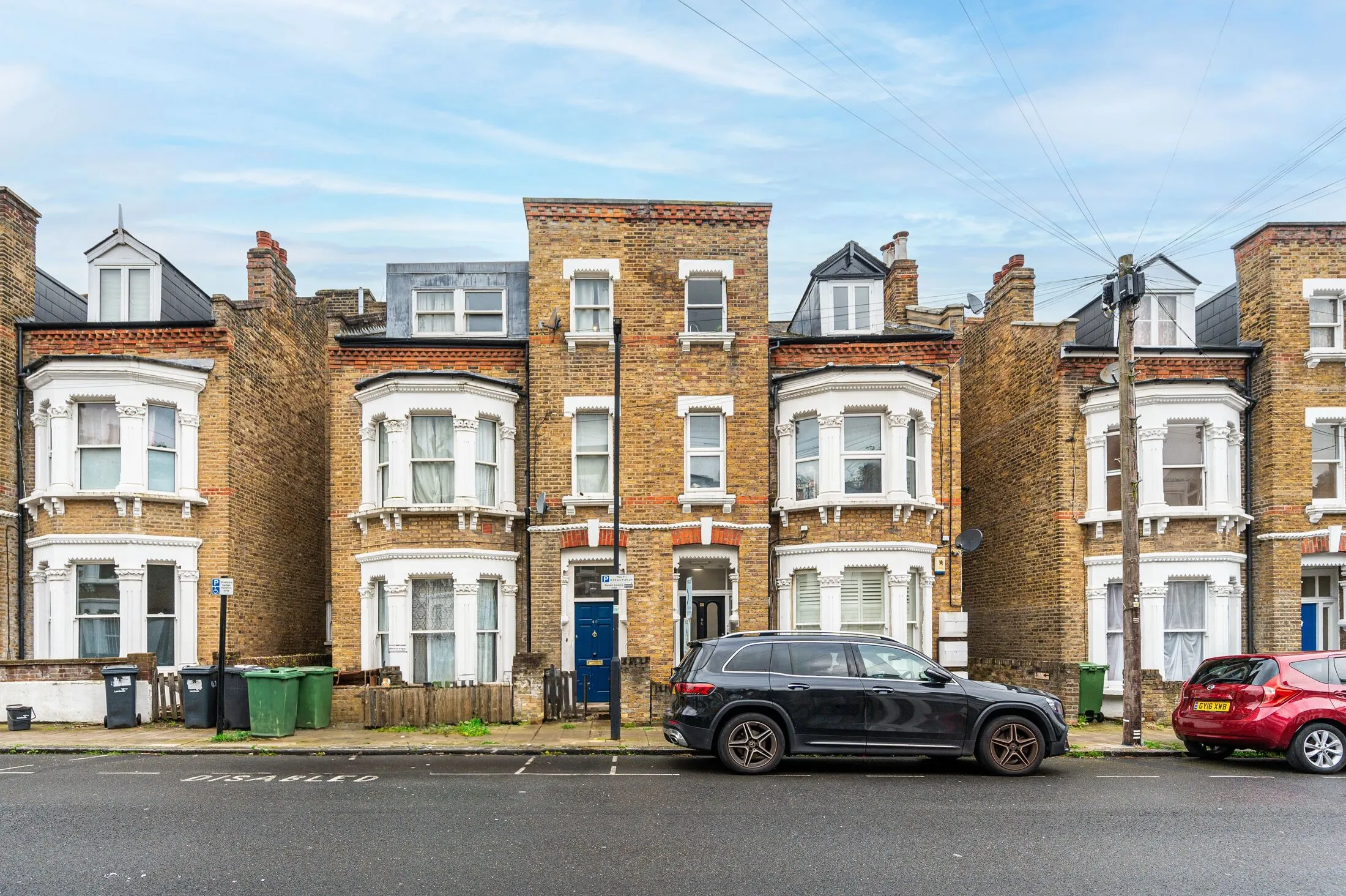 Flat Arlingford Road in Greater London