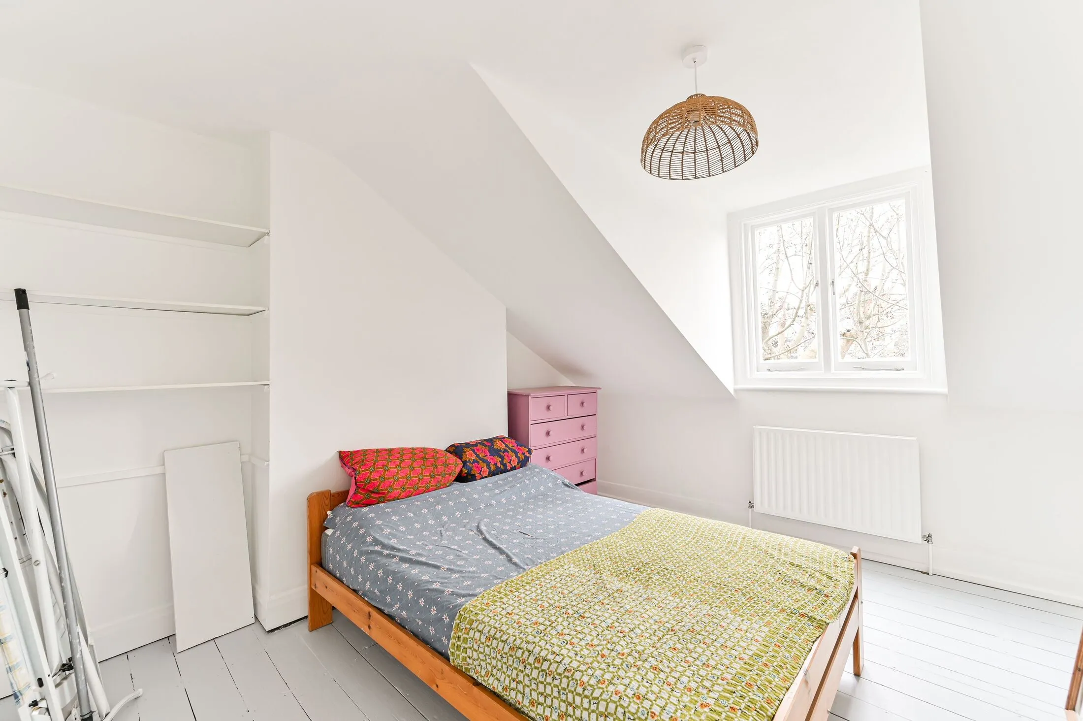 Flat Arlingford Road in Greater London