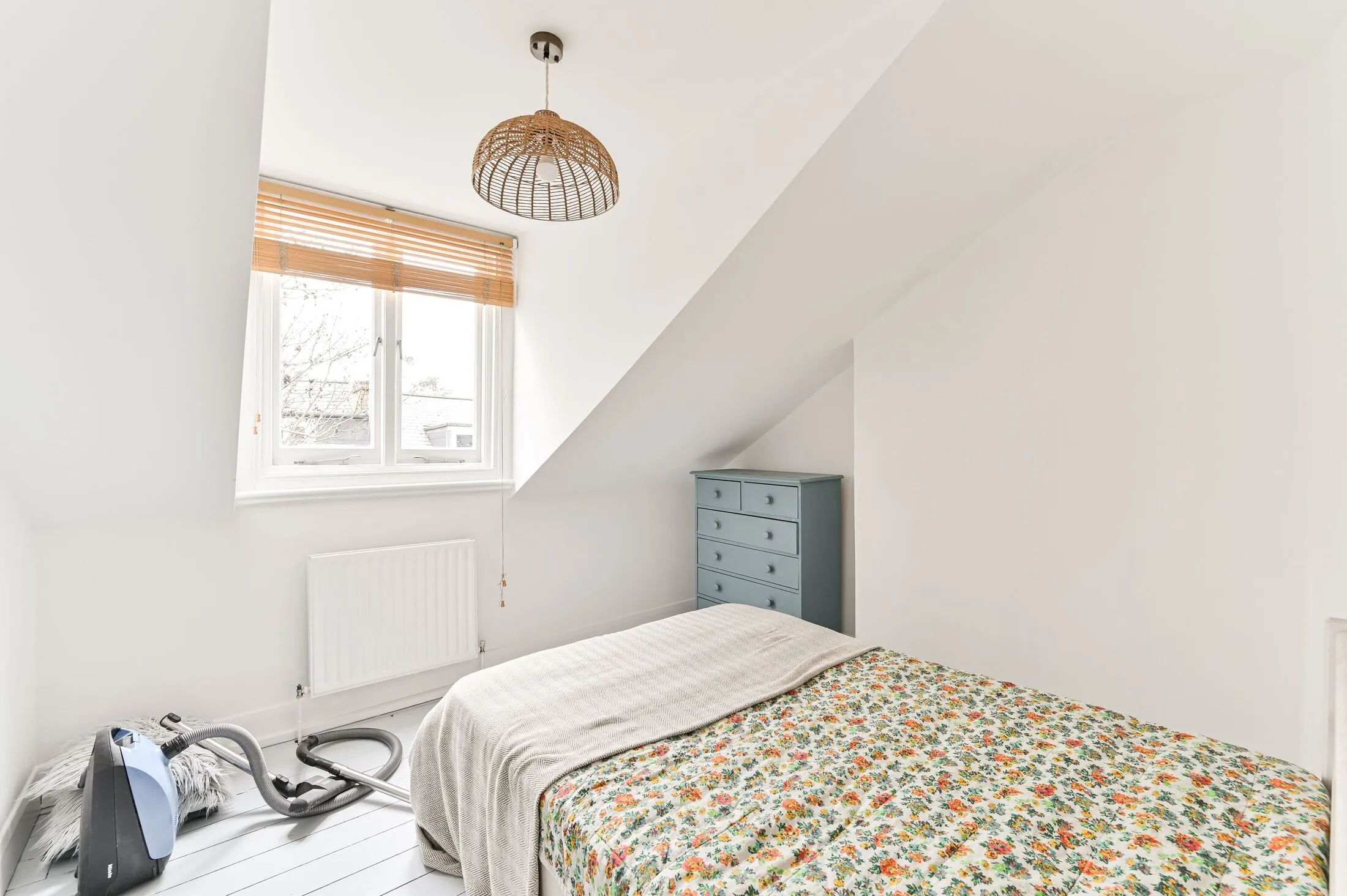 Flat Arlingford Road in Greater London