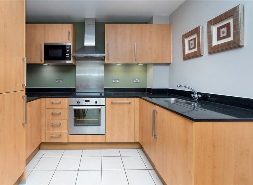 Flat Tabard Street in Greater London