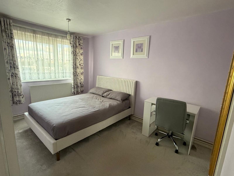 Room Hatfield Road in Greater London