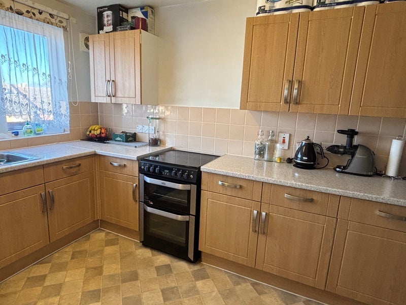 Room Hatfield Road in Greater London