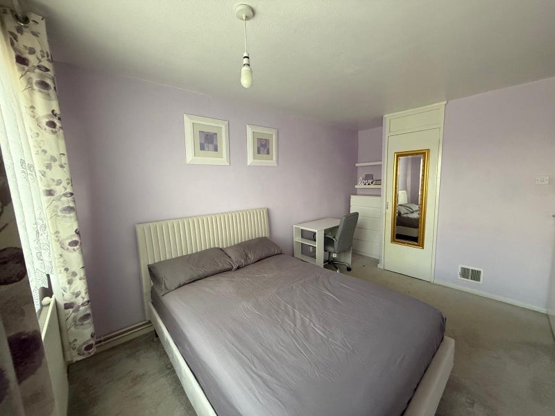 Room Hatfield Road in Greater London