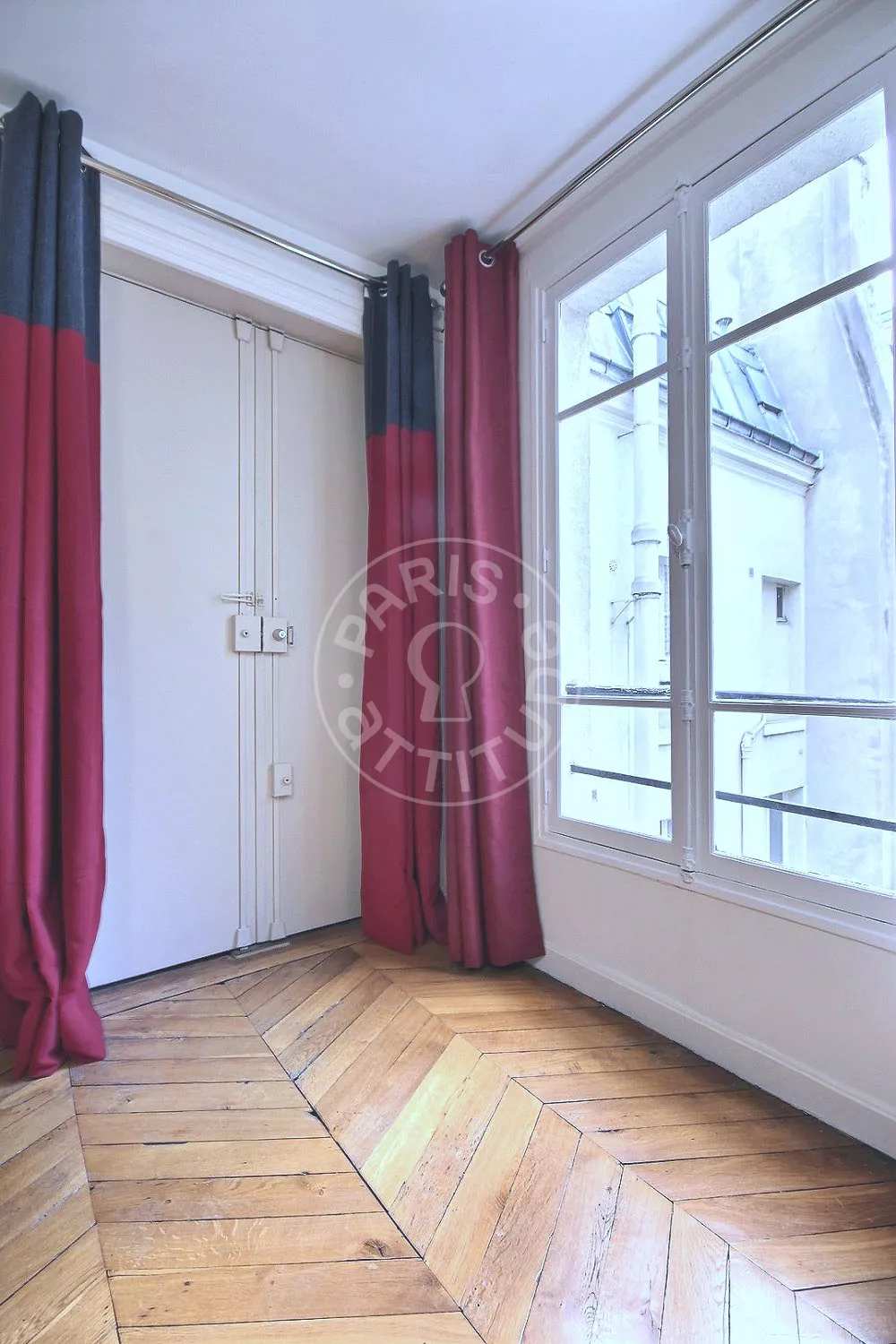 Flat Rue Godot-de-Mauroy in Paris