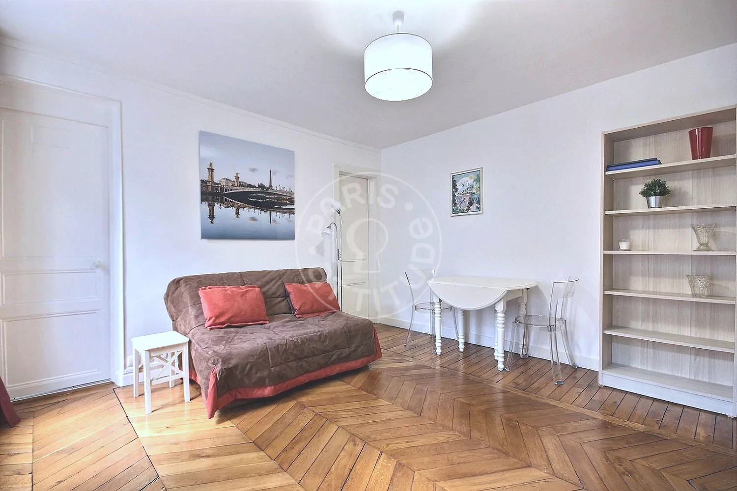 Flat Rue Godot-de-Mauroy in Paris