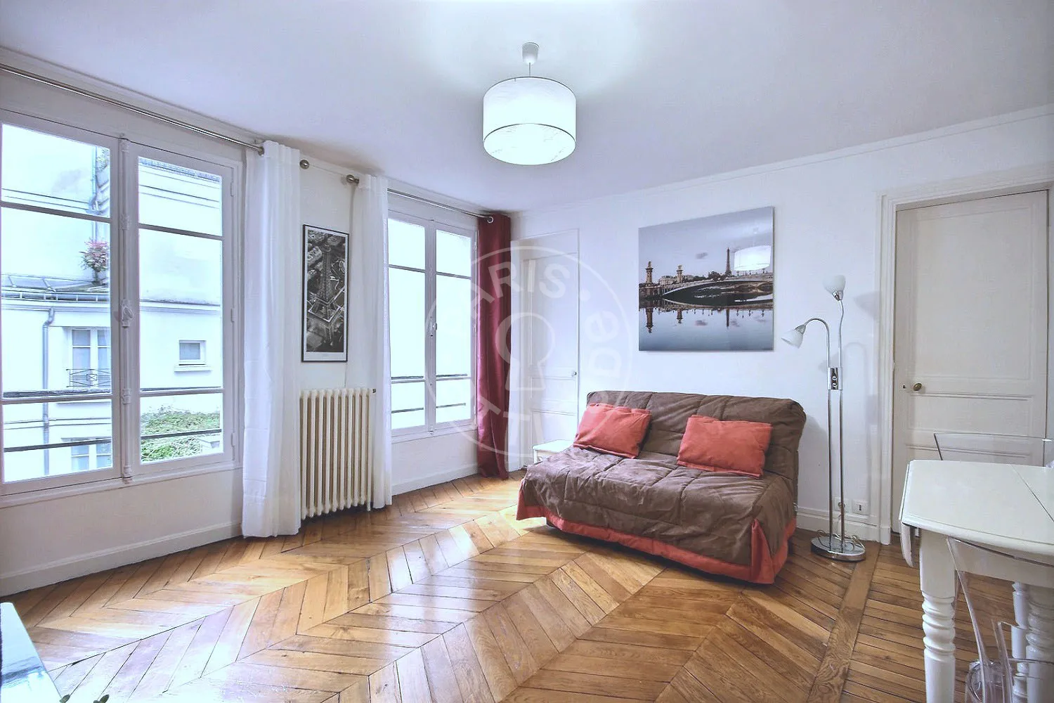 Flat Rue Godot-de-Mauroy in Paris
