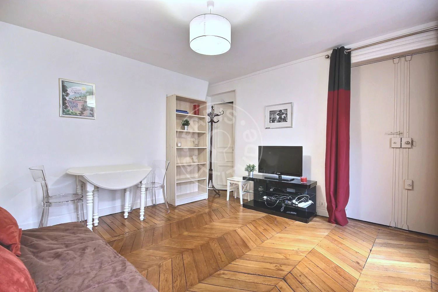 Flat Rue Godot-de-Mauroy in Paris