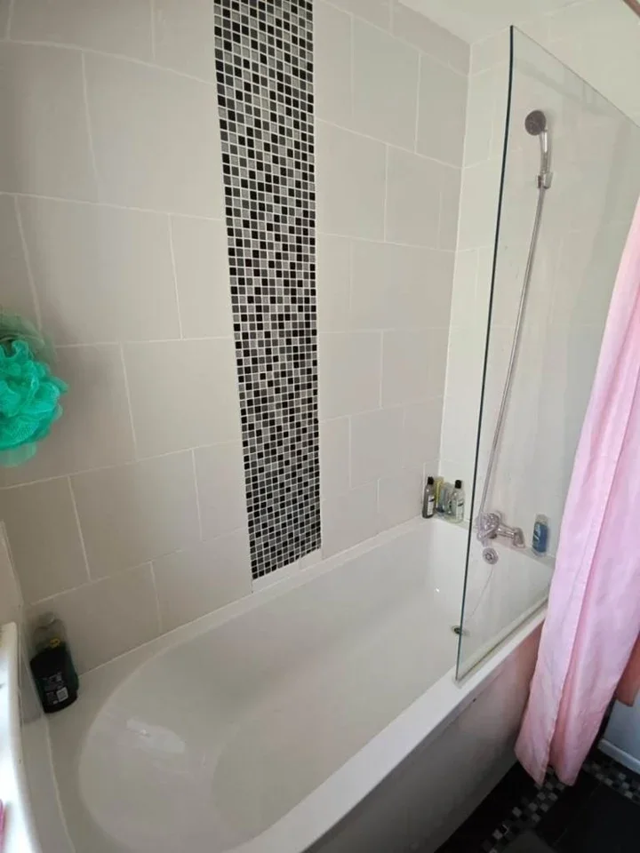 Room Redcar Road in Greater London