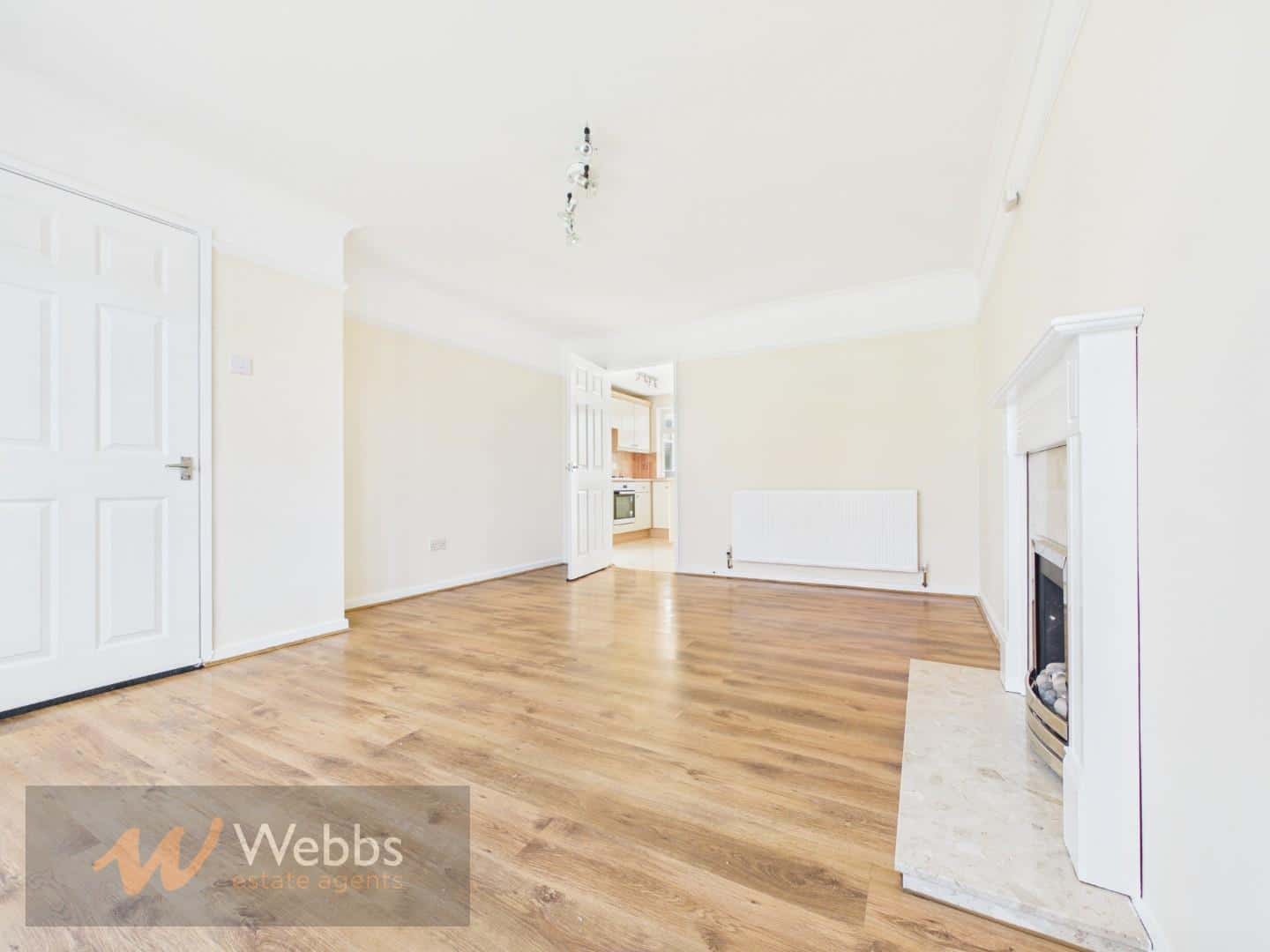 House Ensbury Close in Willenhall