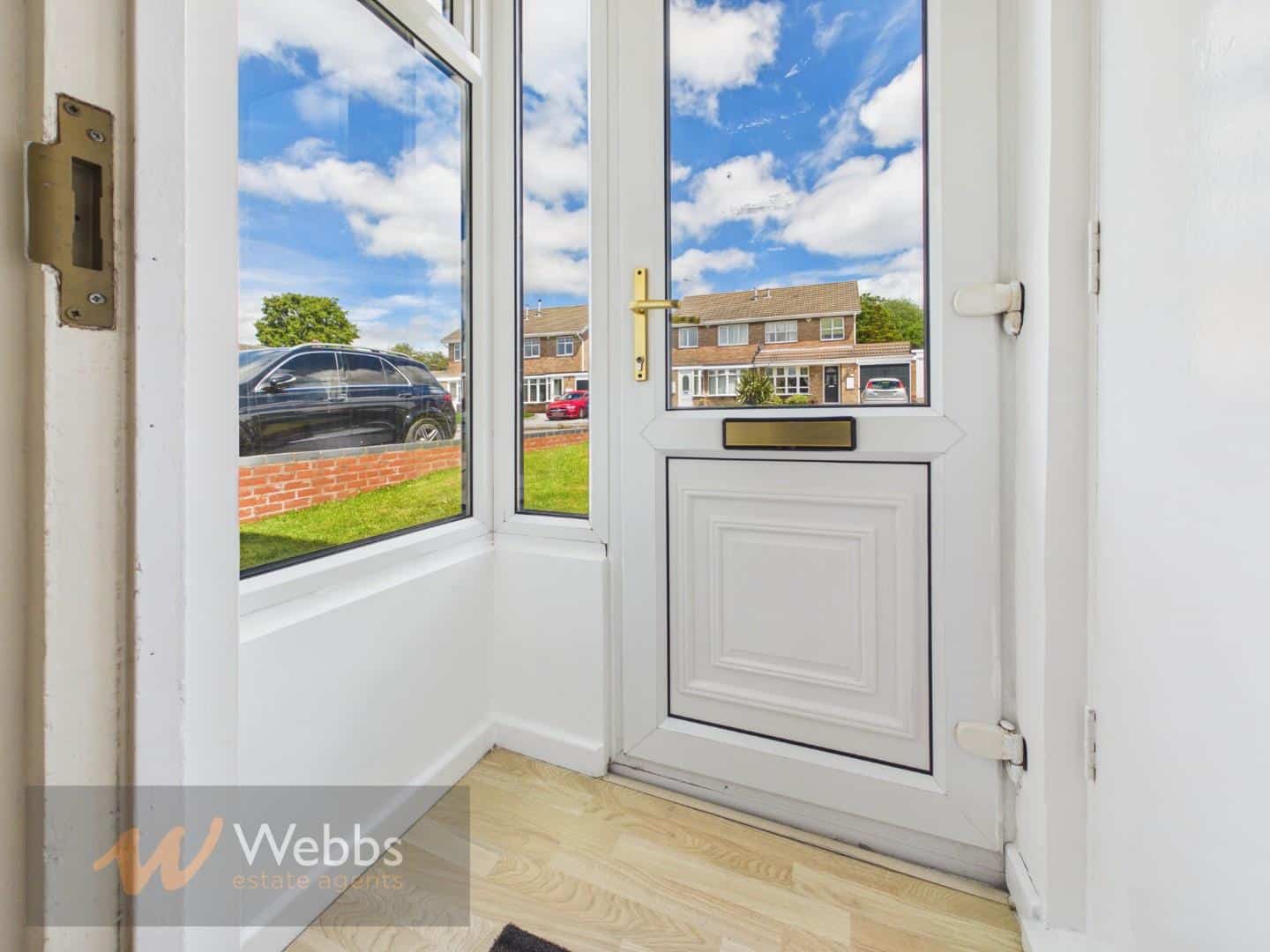 House Ensbury Close in Willenhall