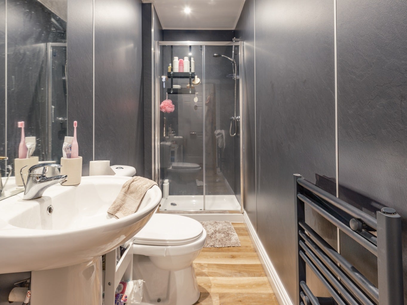 Flat Osborne Terrace in Newcastle upon Tyne