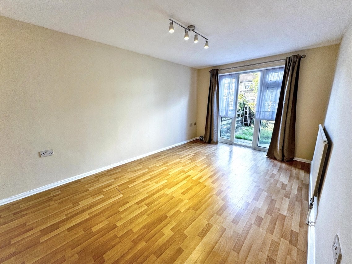 Flat Crownfield Road in London