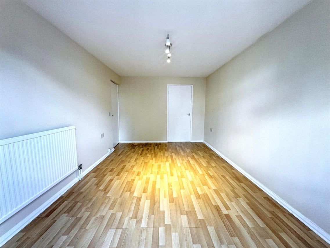 Flat Crownfield Road in London