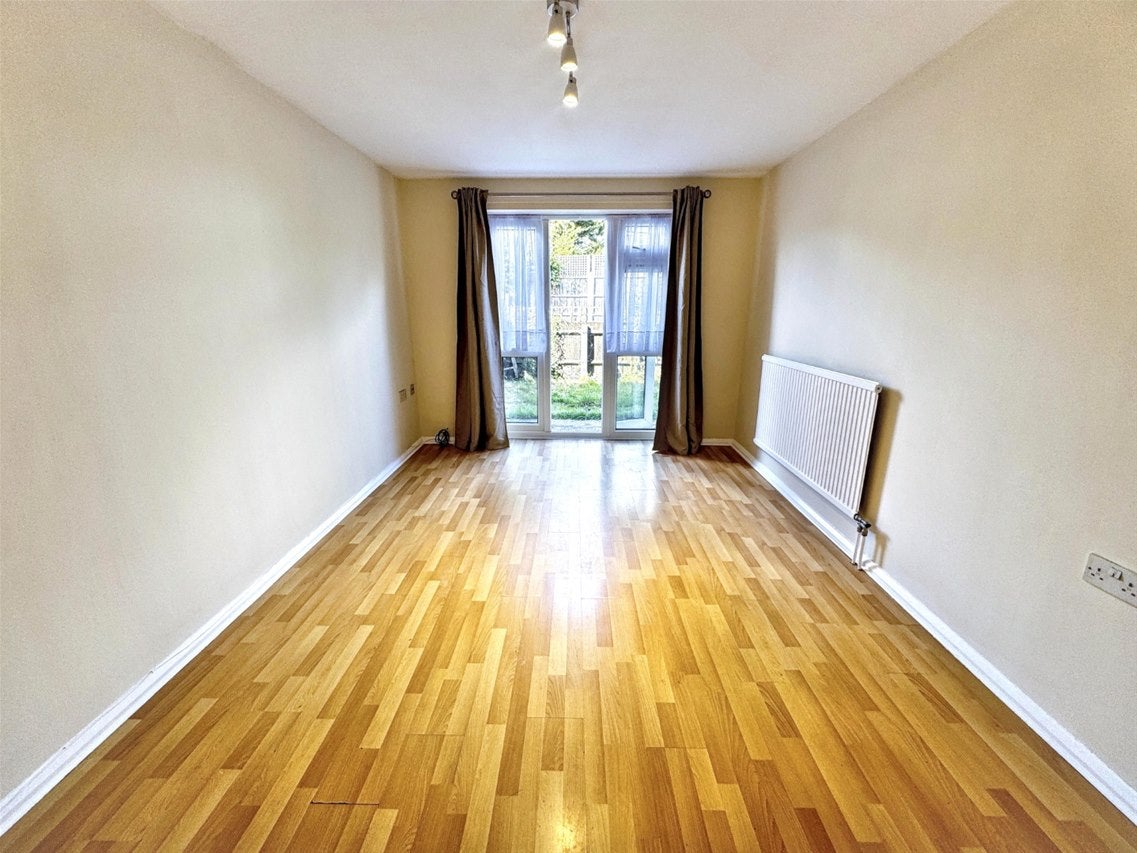 Flat Crownfield Road in London