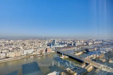 Appartement Quai André Citroën à Paris