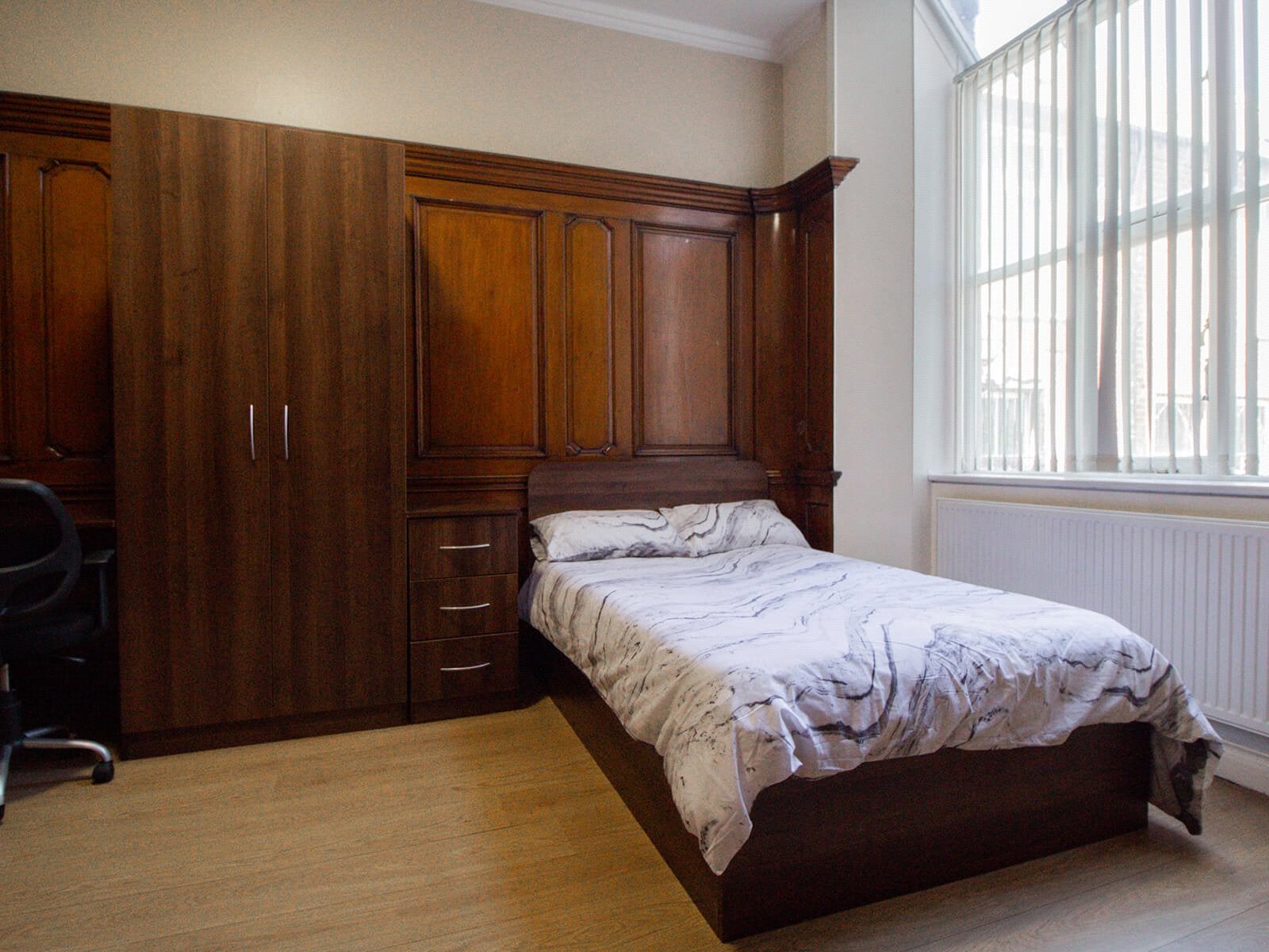 Flat Clarendon Road in Leeds