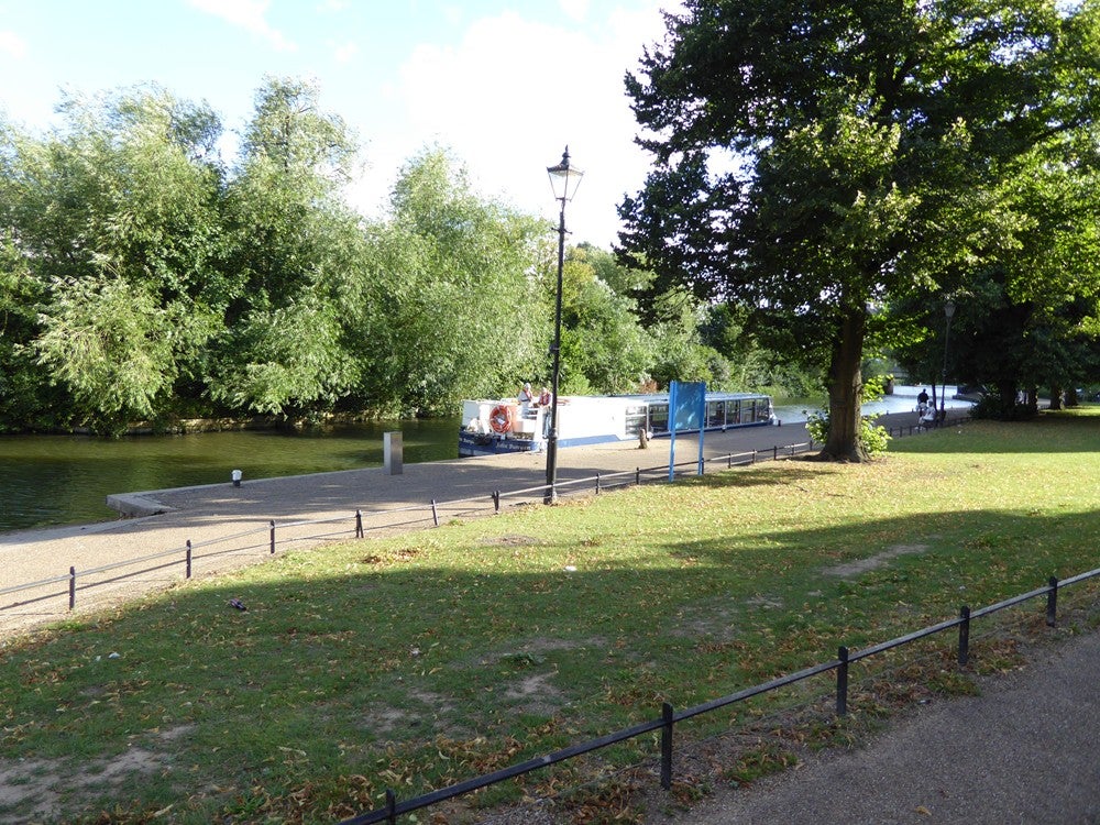Flat Midland Road in Bedford