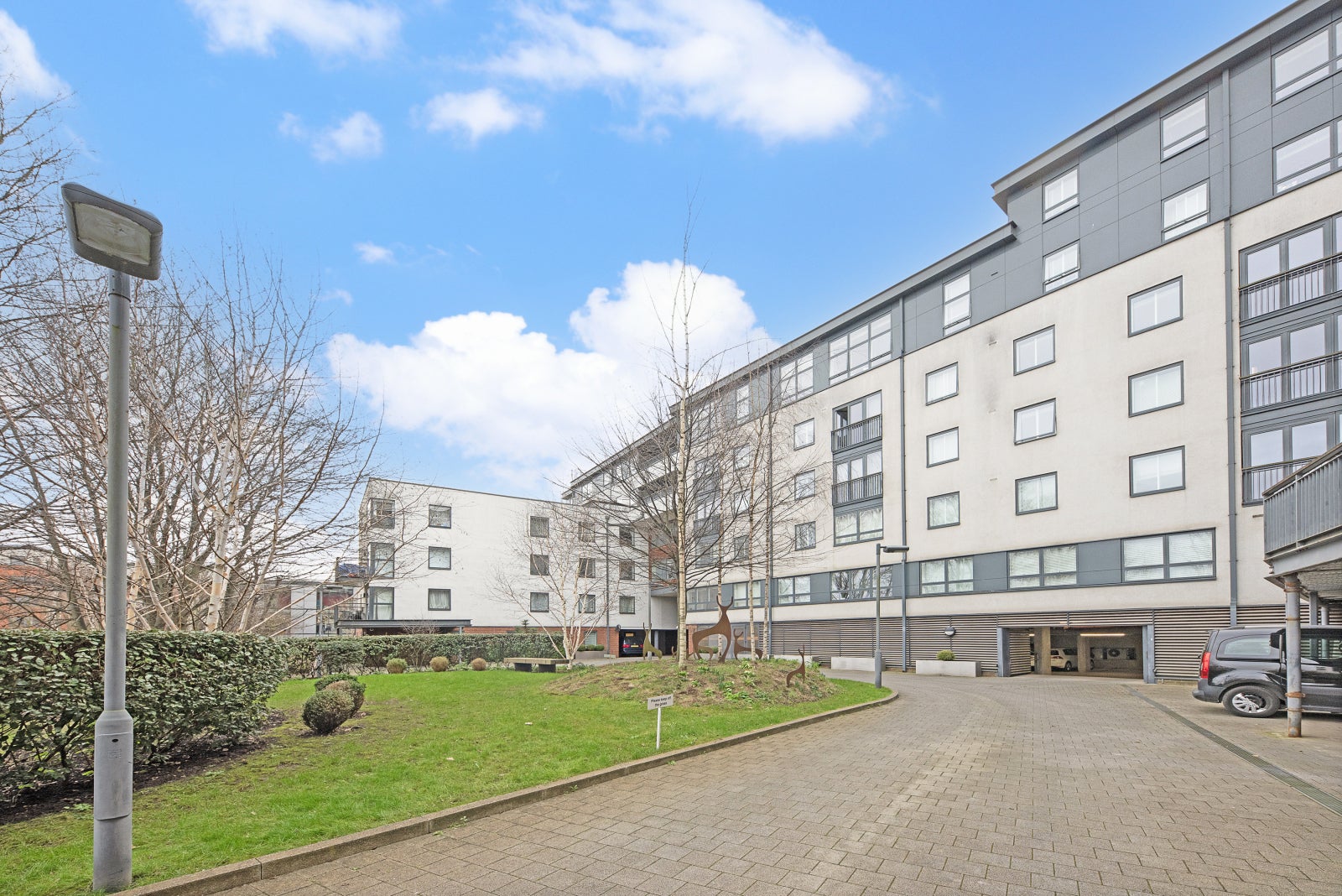 Flat Market Road in Greater London