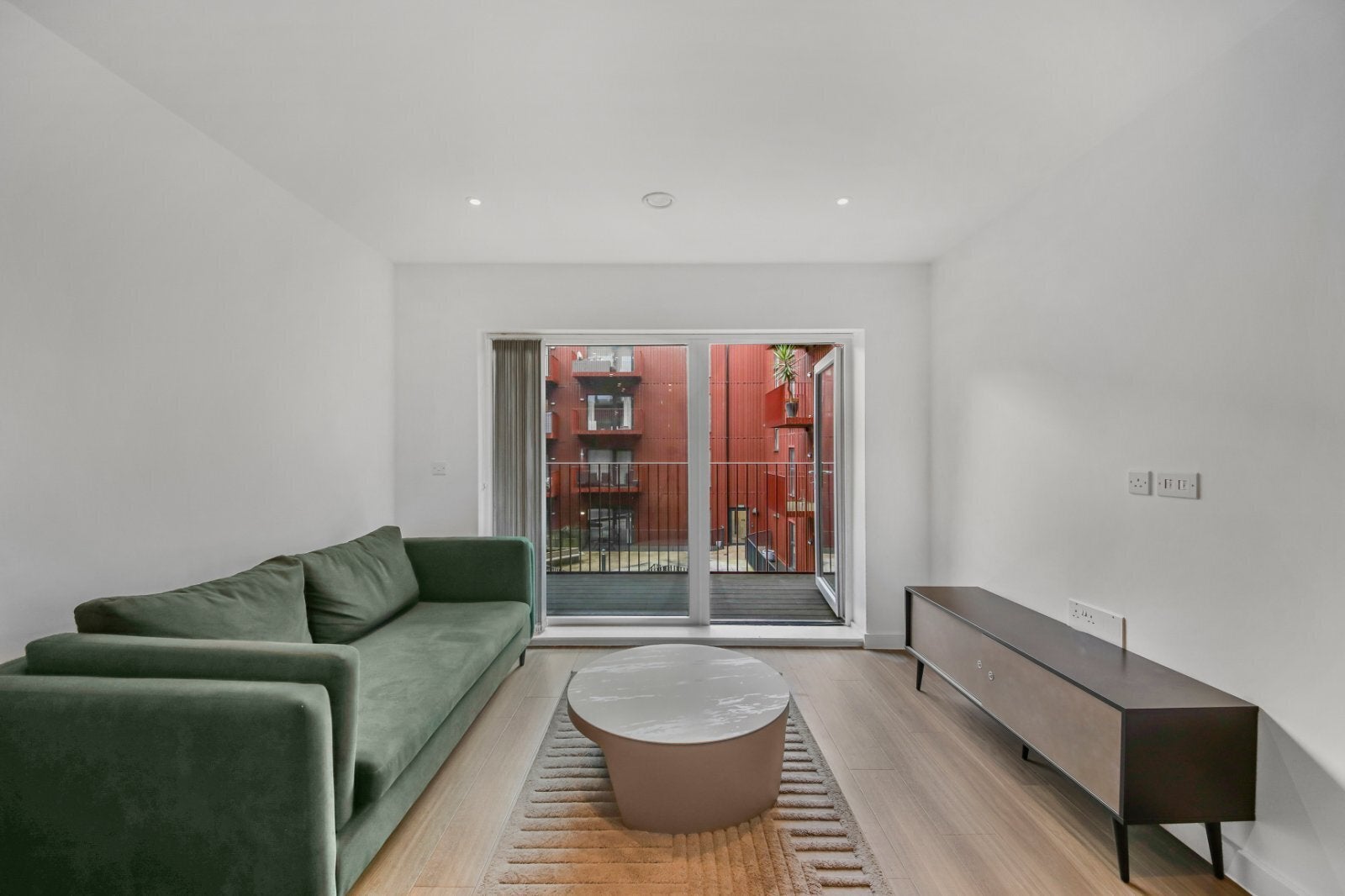 Flat Rolfe Terrace in Greater London