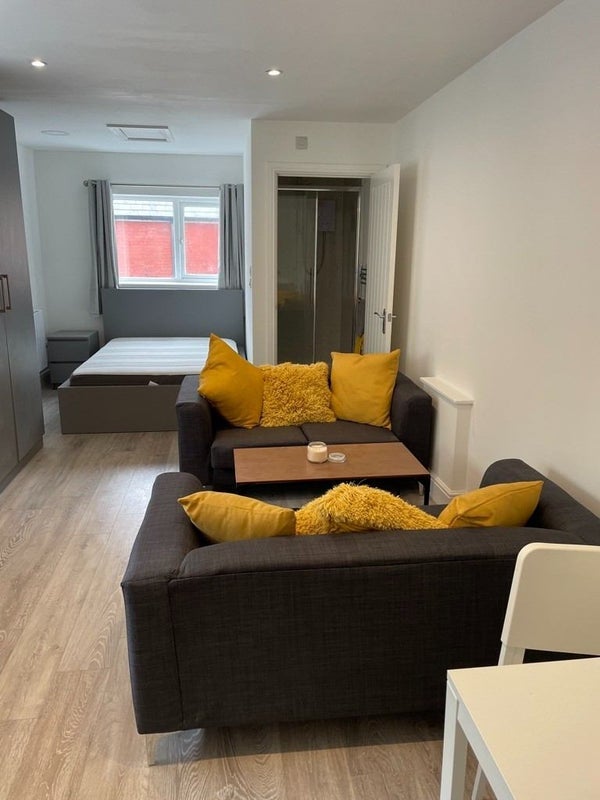 Flat Northcote Street in Cardiff