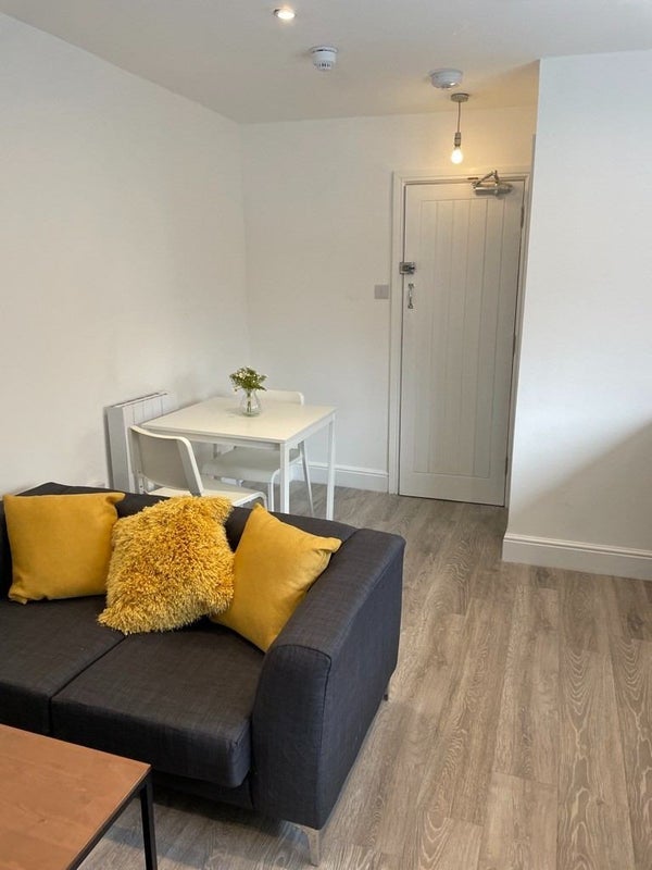 Flat Northcote Street in Cardiff