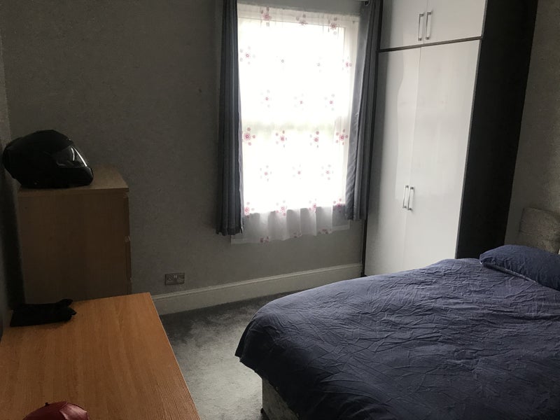 Room Lansdowne Road in Greater London