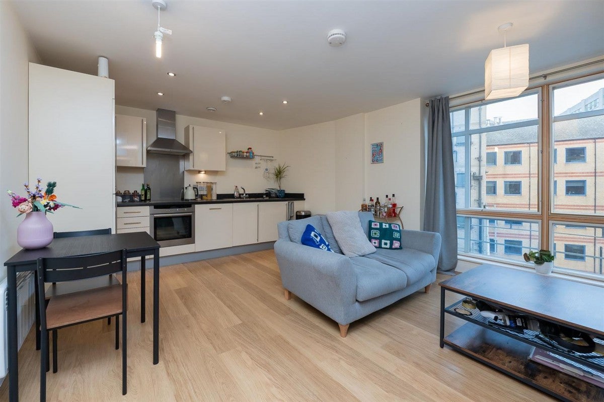 Flat Baldwin Street in Bristol