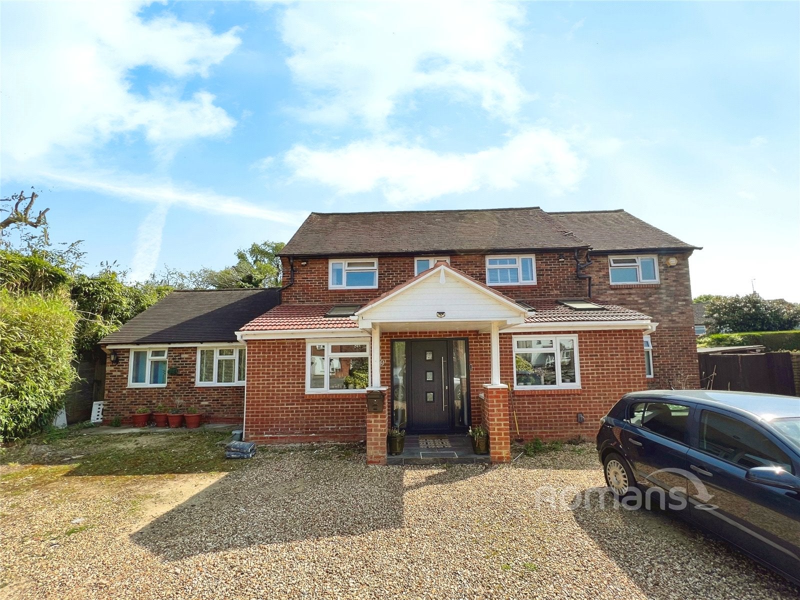Room Hamesmoor Road in Surrey Heath