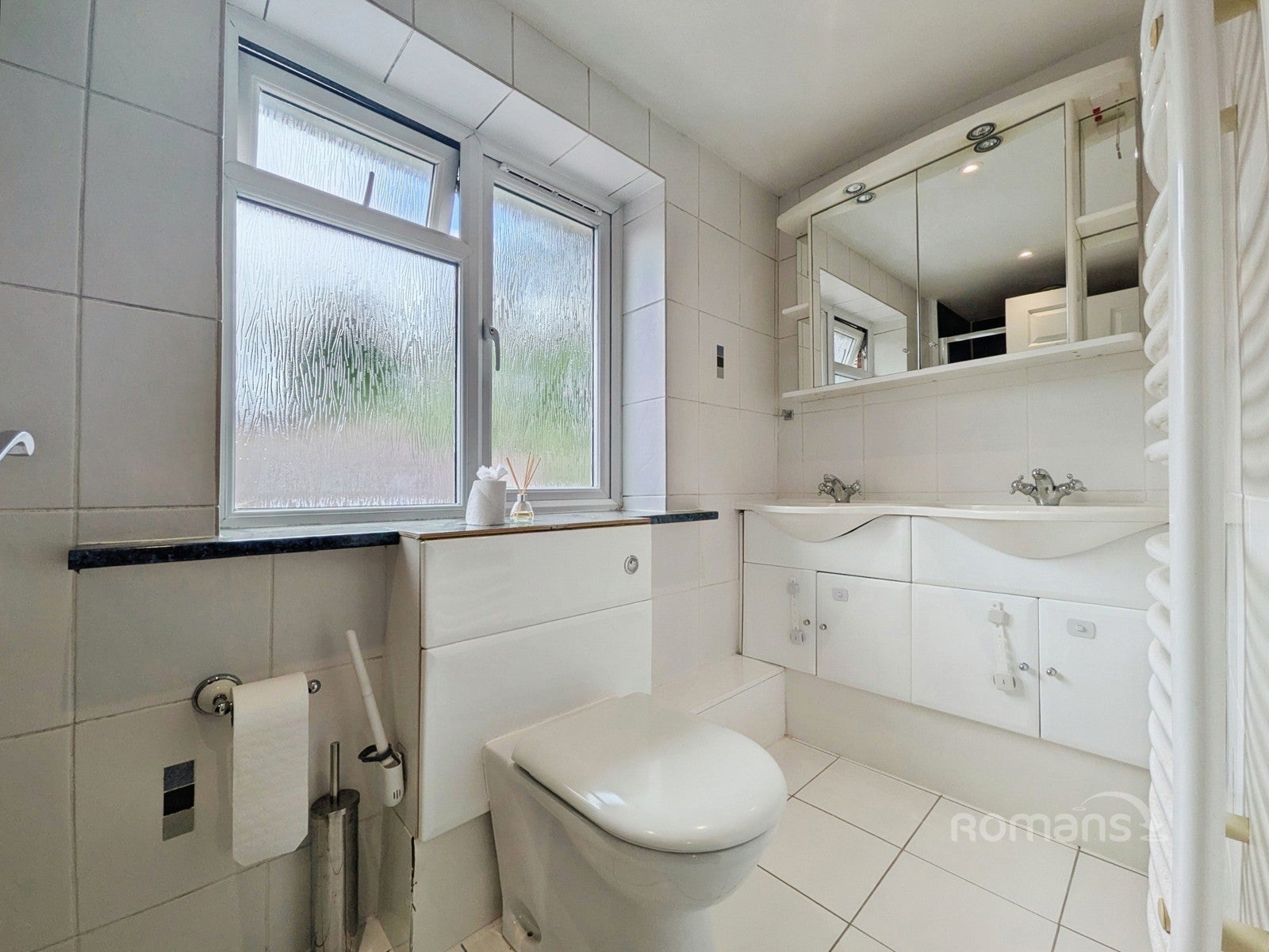 Room Hamesmoor Road in Surrey Heath