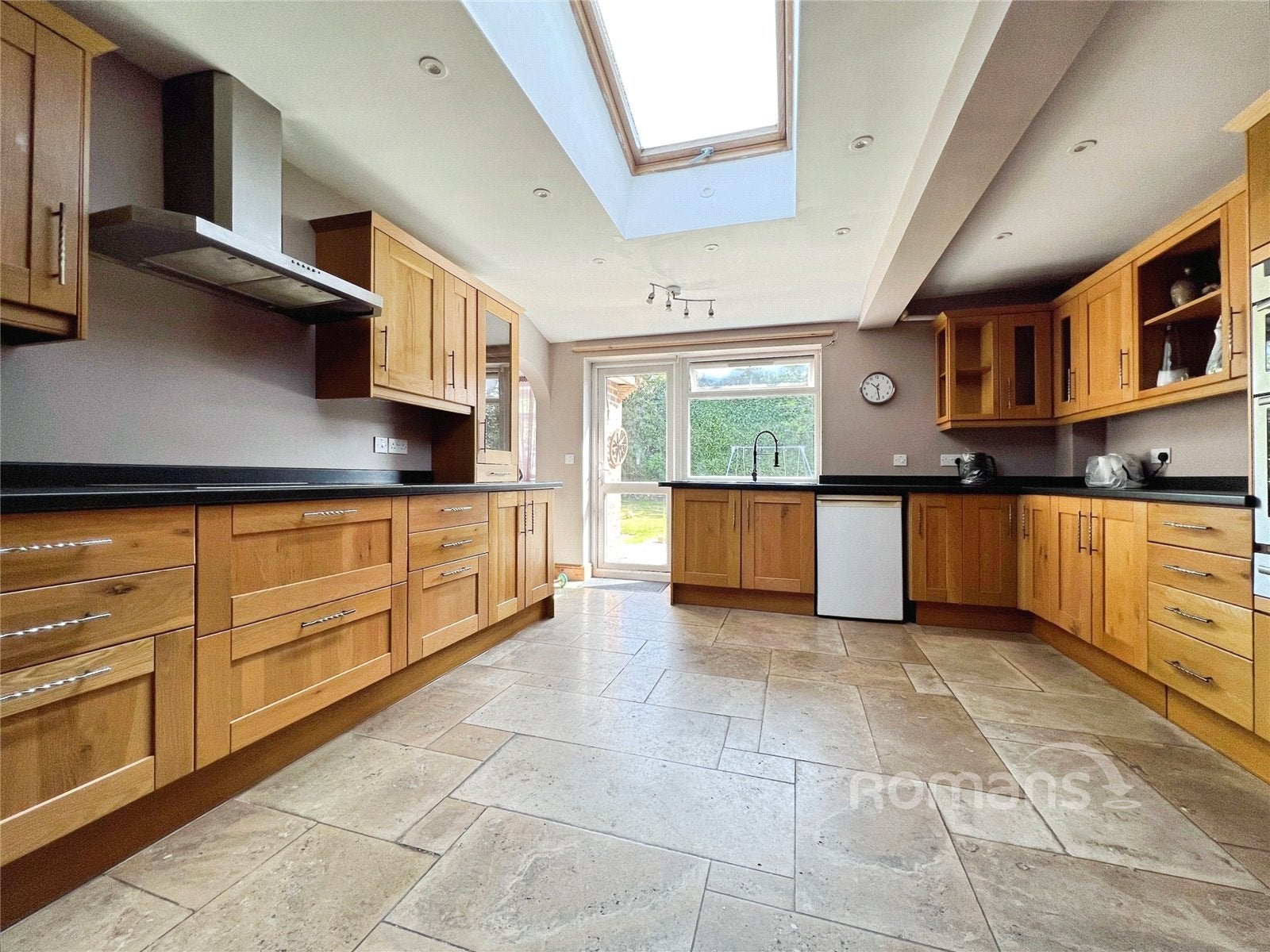 Room Hamesmoor Road in Surrey Heath