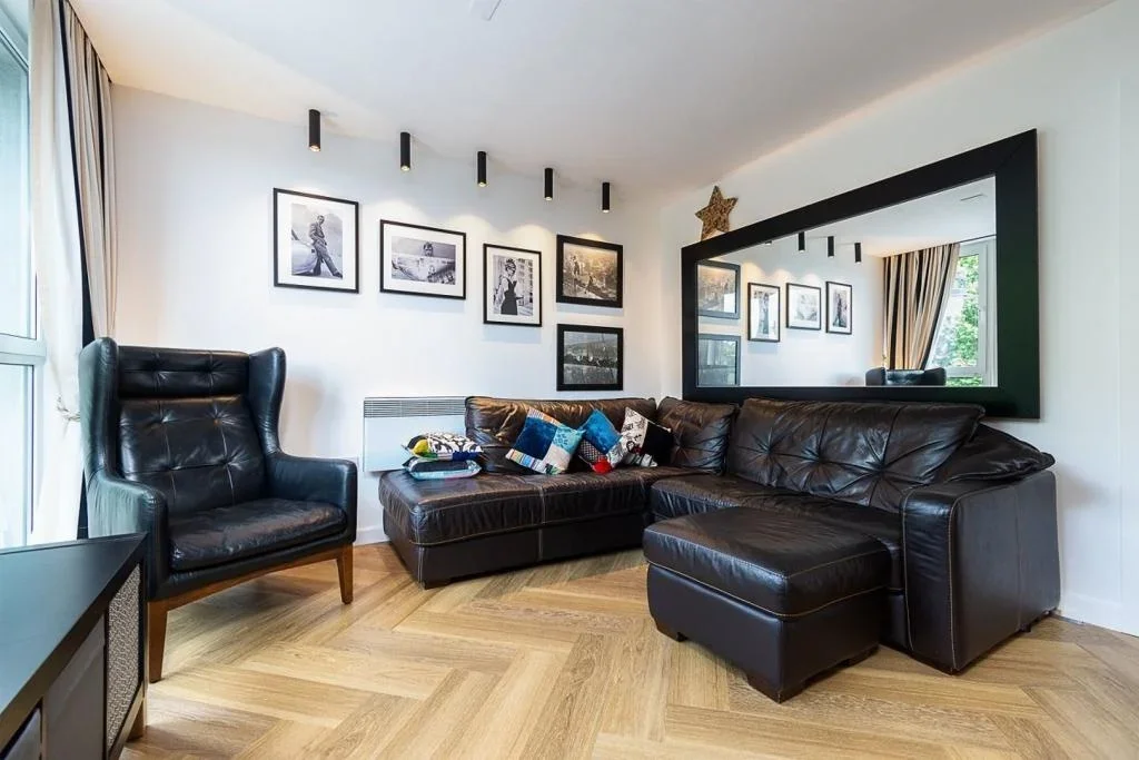 Flat East Hill in Greater London