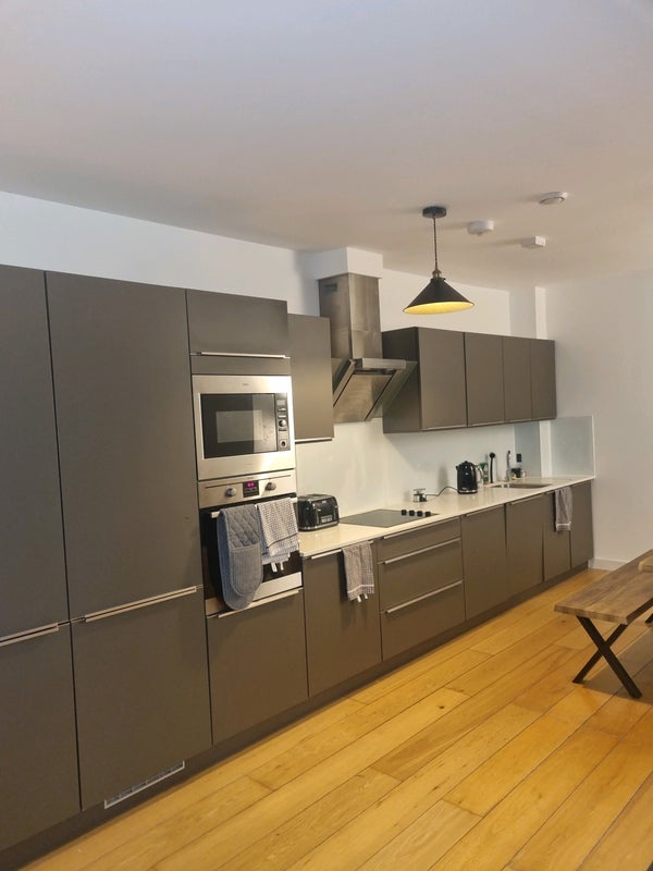 Room Stewarts Road in Greater London