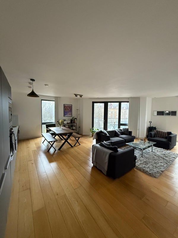 Room Stewarts Road in Greater London