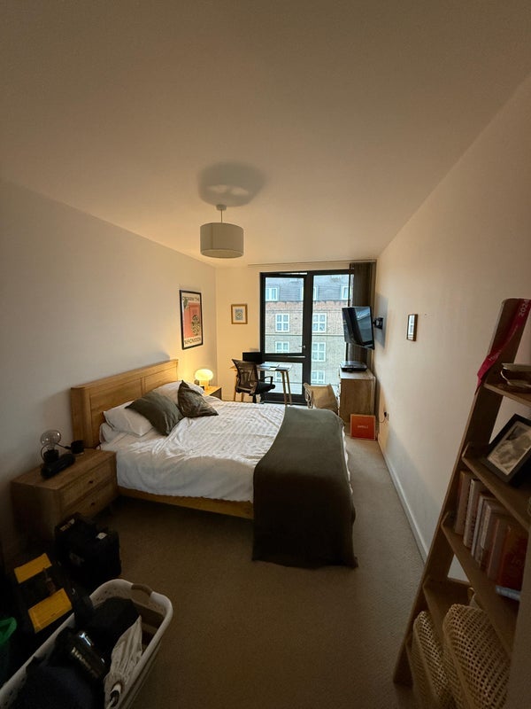 Room Stewarts Road in Greater London